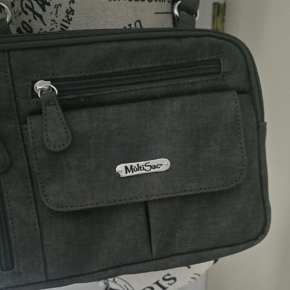 MultiSac Gray & Silver W/ Lots Of Compartments Crossbody Bag (EUC)🩶